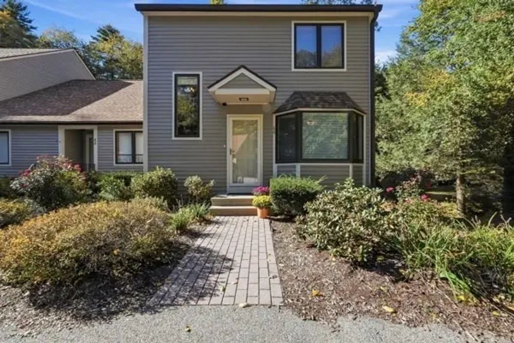 66 Bentwood Dr #66, Sturbridge