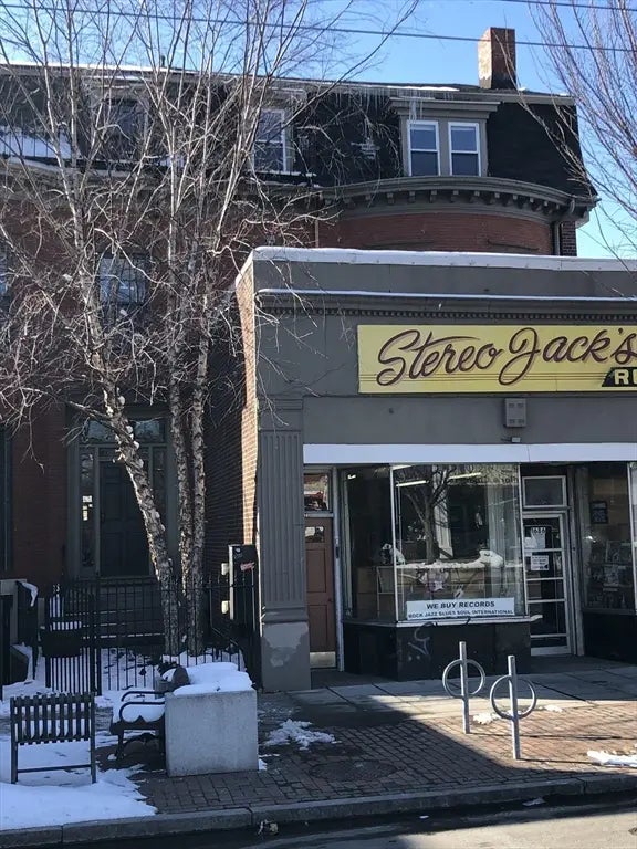 1686 Massachusetts Ave #a, Cambridge