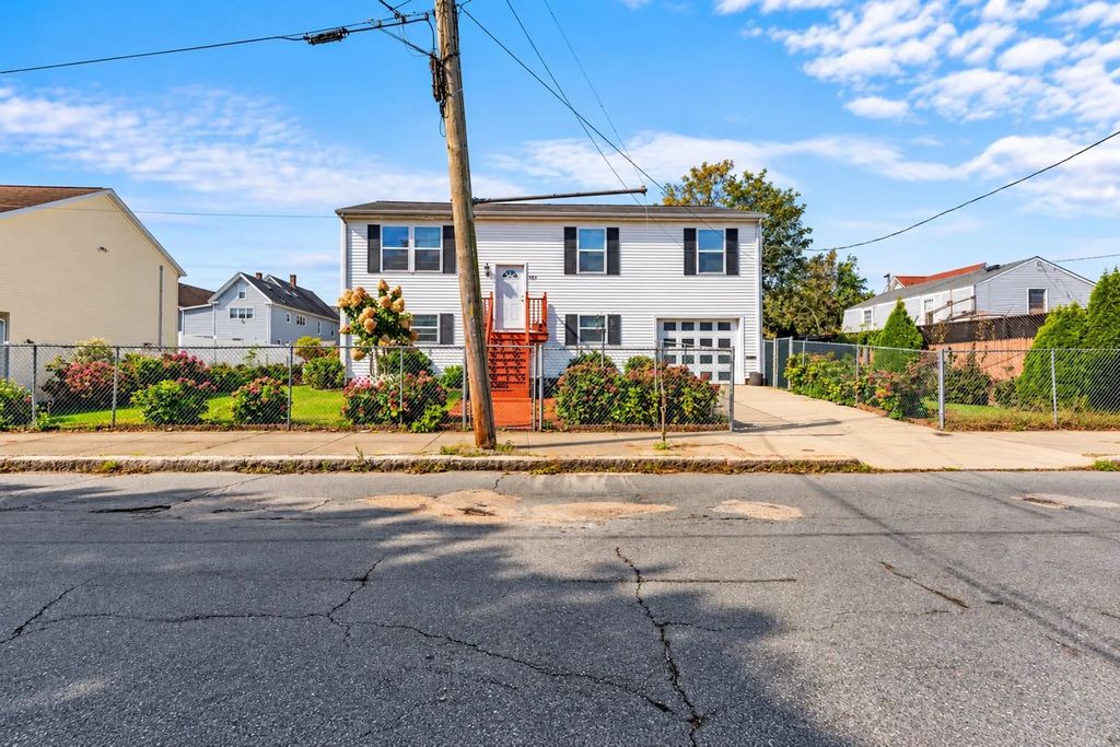123 Acushnet Av, New Bedford