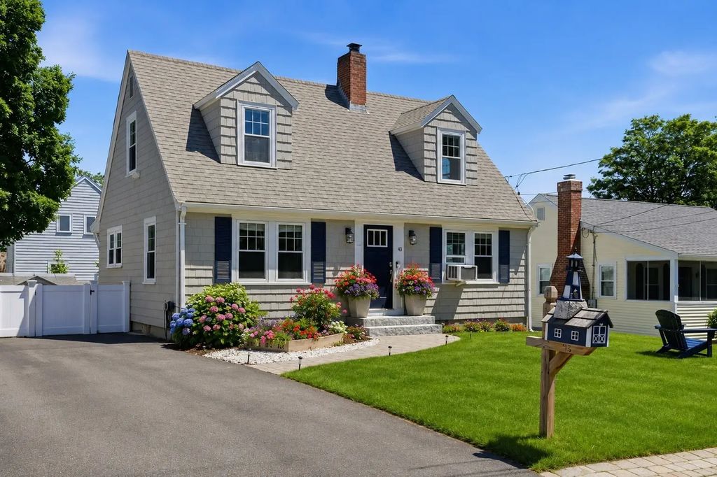 16 Damon Rd, Scituate