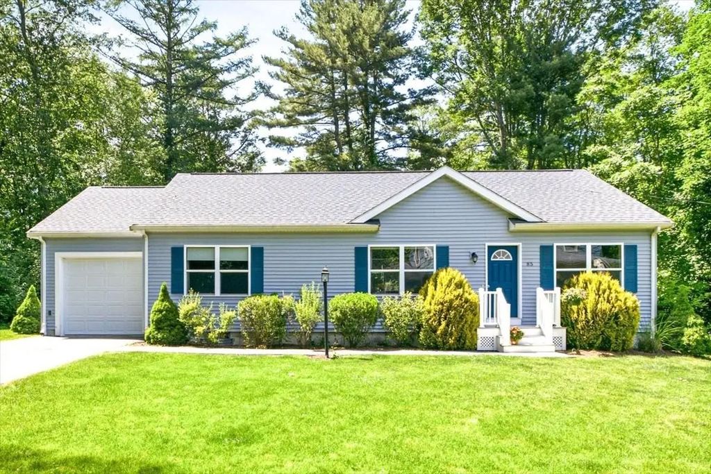 85 Lewis Ave, Walpole