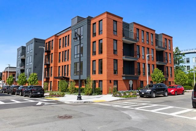 118 B Street #204, Boston