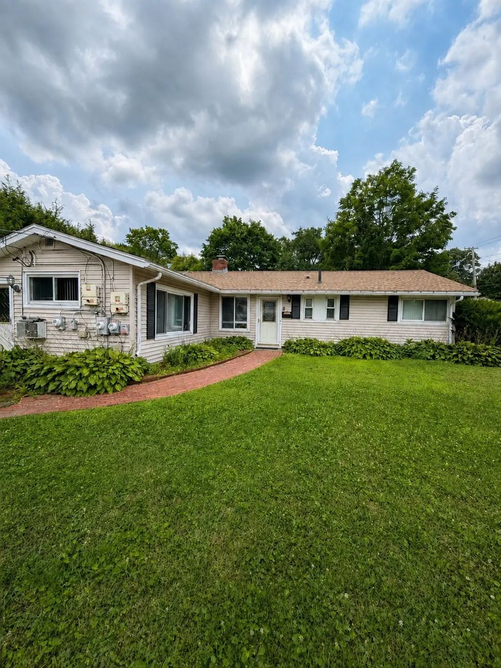 5 Louis Rd, Framingham