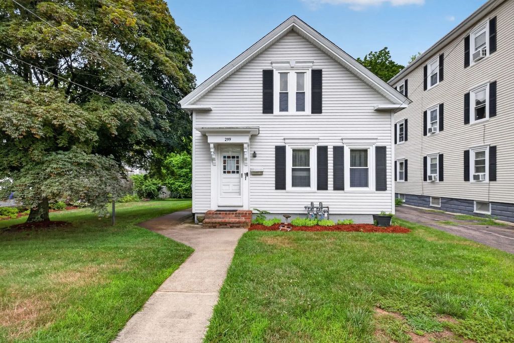 299 S Main St, Attleboro