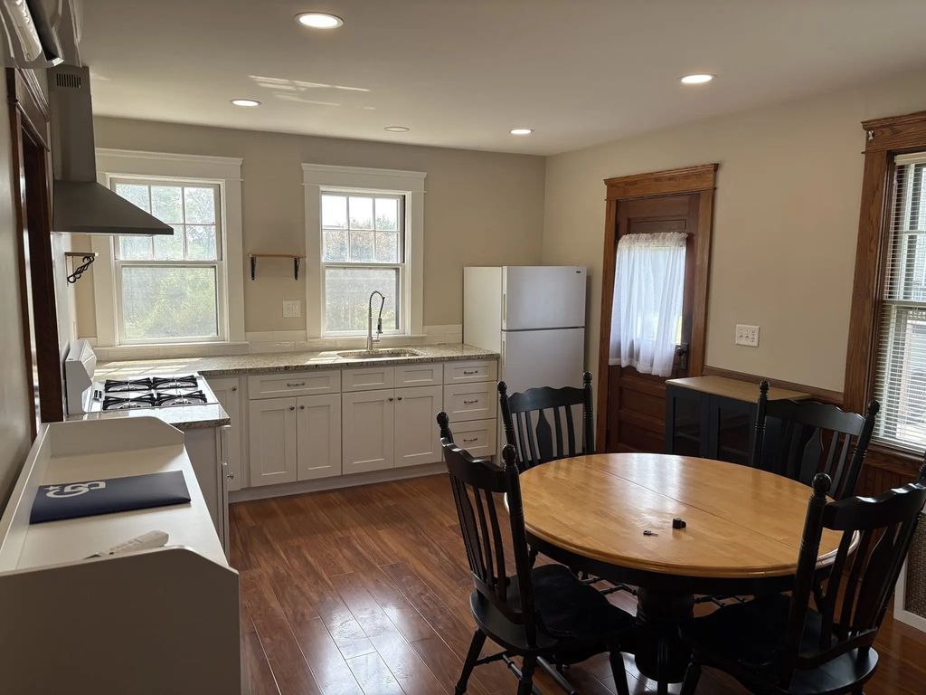 202 Lincoln, Seekonk
