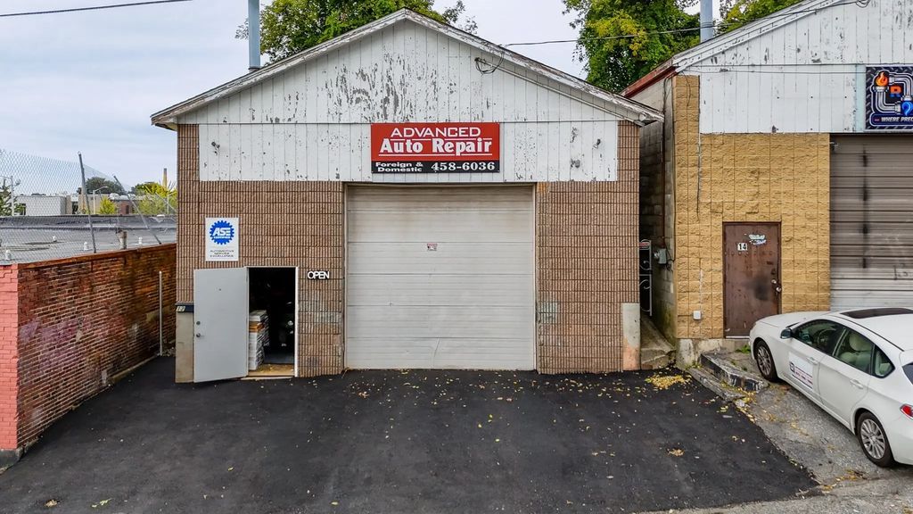 12 Carlton Street, Lowell