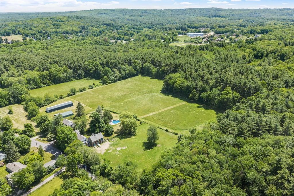 57 Old Mill Rd, Harvard