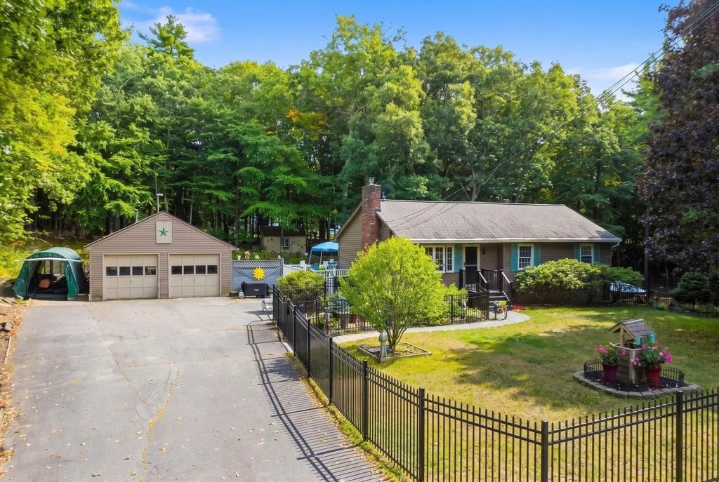 17 Maple Street, Douglas