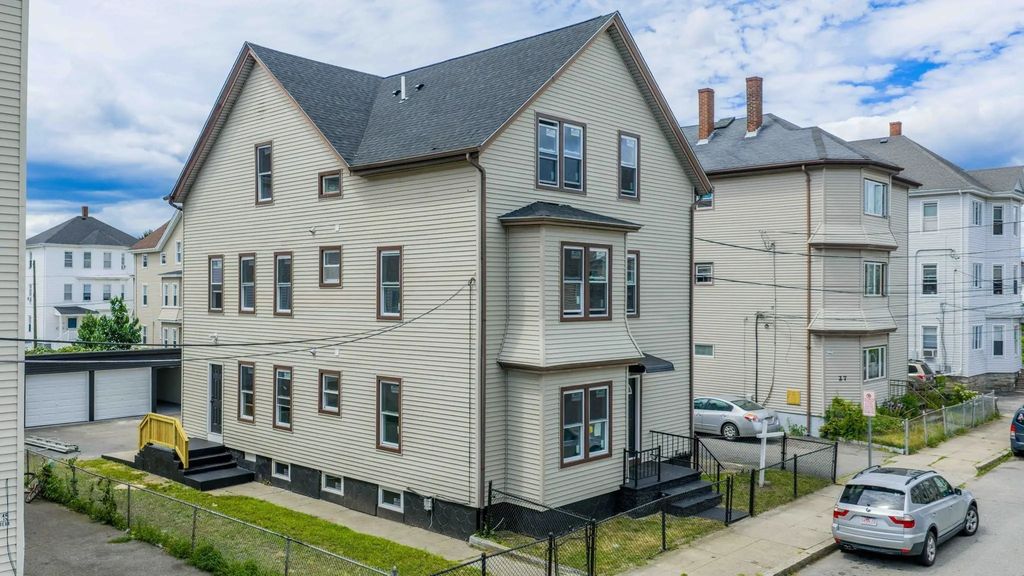 35 Hood St #3, Fall River