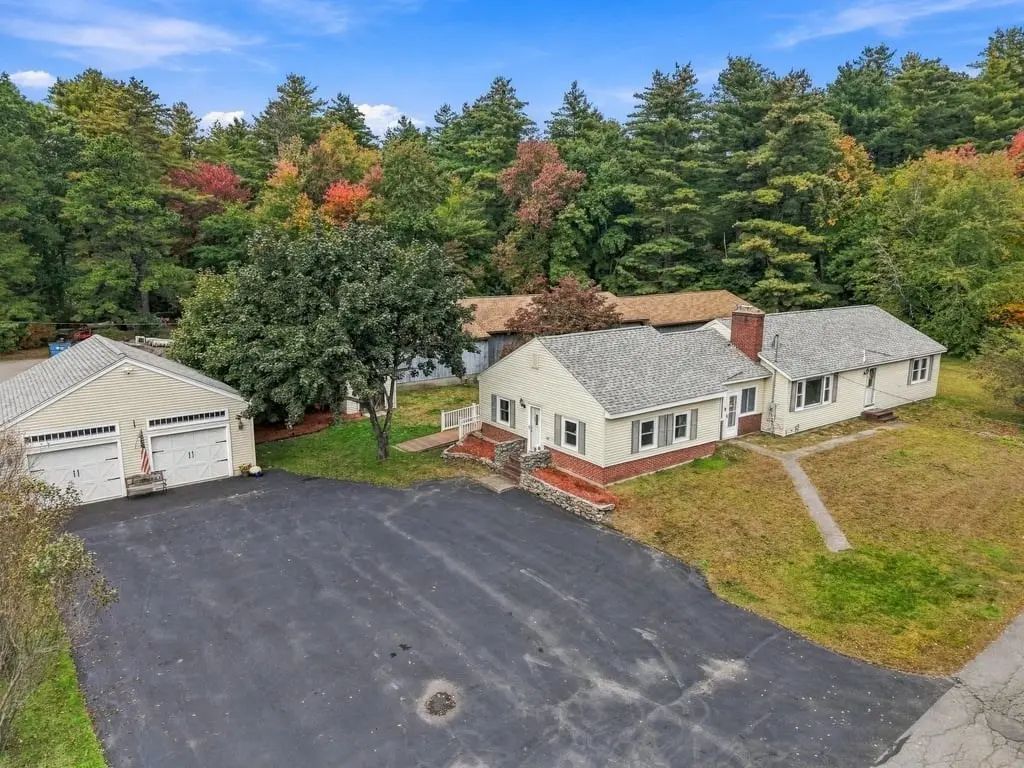6 Oakhurst Street, Ayer