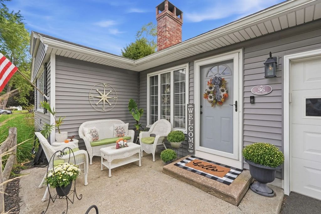 36 Decorie Dr, Wilbraham