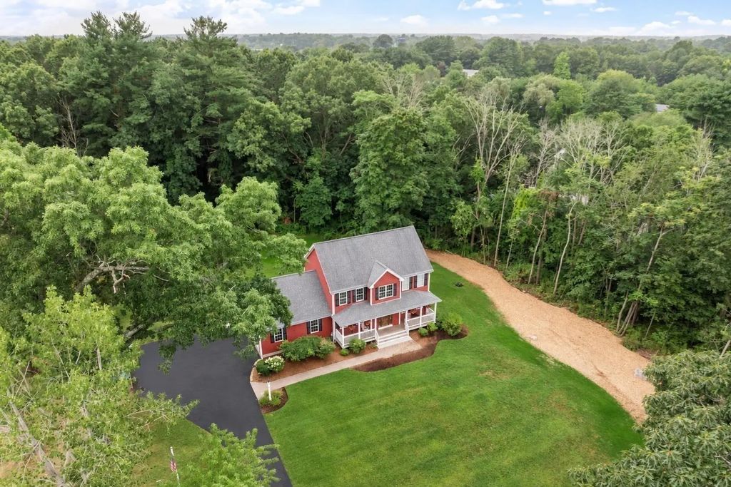 107 Summit Dr, East Bridgewater