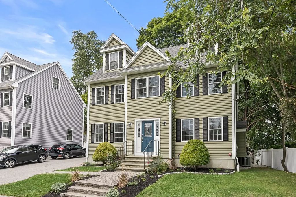 20 Smith Lane, Medford