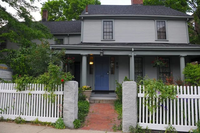 393-395 Massachusetts Ave, Arlington