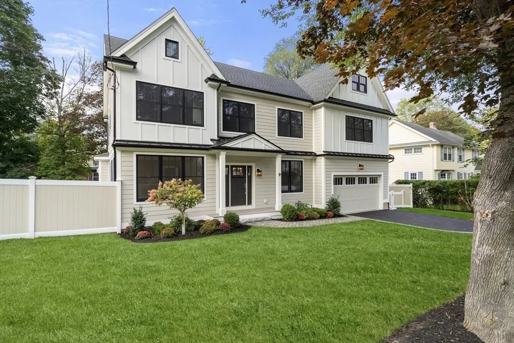 9 Stanley Rd, Belmont