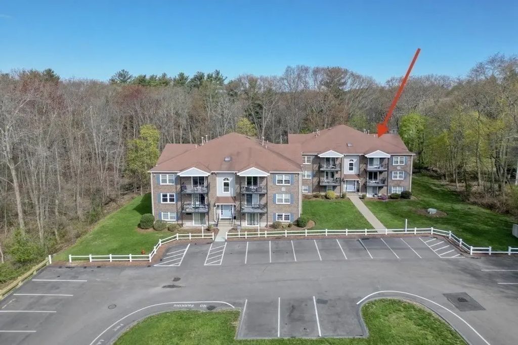 610 S Franklin St #f302, Holbrook