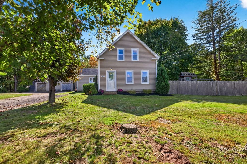 87 River St, Middleboro