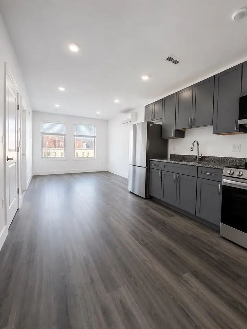 585 Essex St #510, Lynn