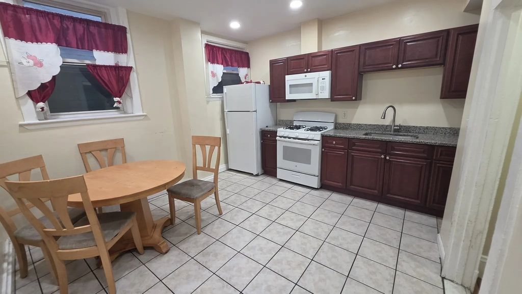 26 Beacon Hill Ave #1, Lynn