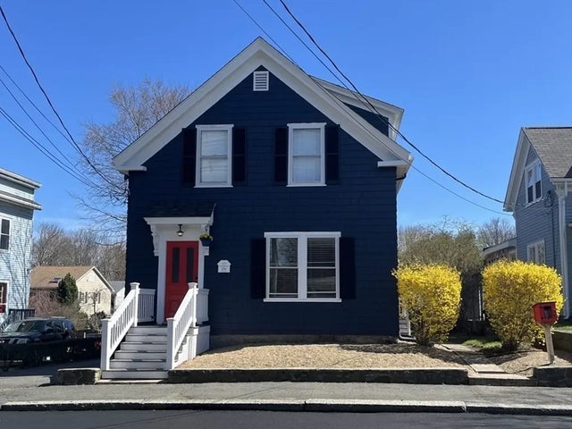 35 Lincoln Ave #b, Marblehead
