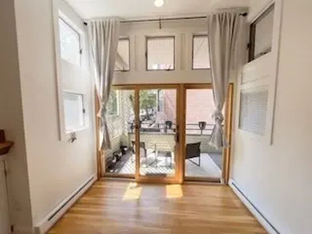 24 Dartmouth #2, Boston