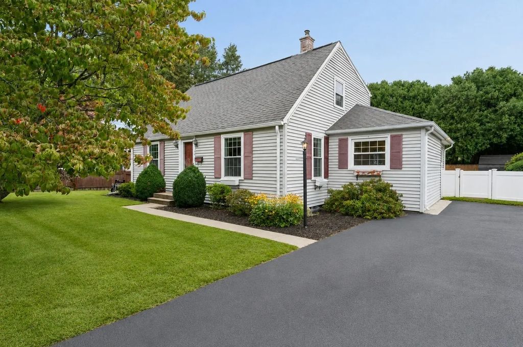 26 Millbury Ave, Millbury