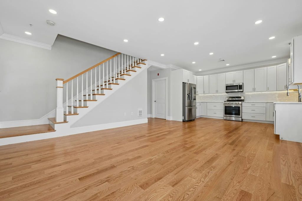 140 Main St #b, Upton