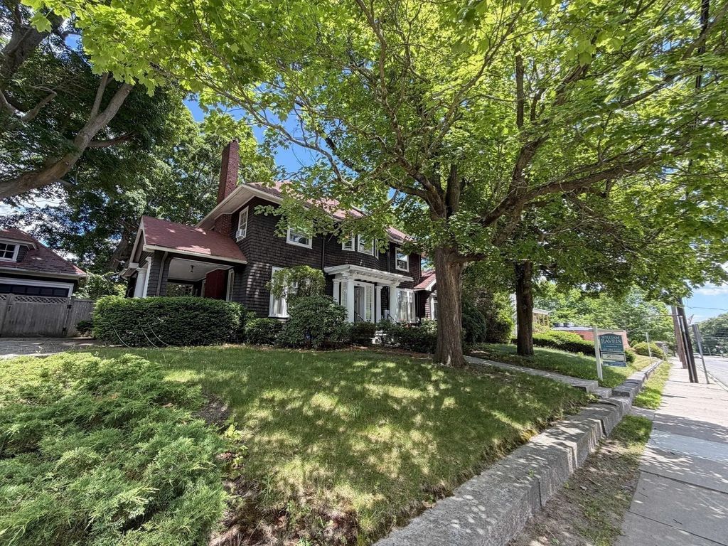 213 Harris Ave, Woonsocket