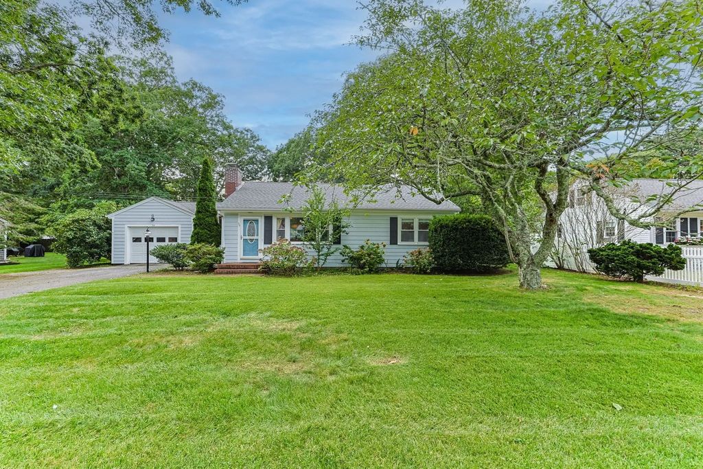54 Lucerne Ave, Falmouth