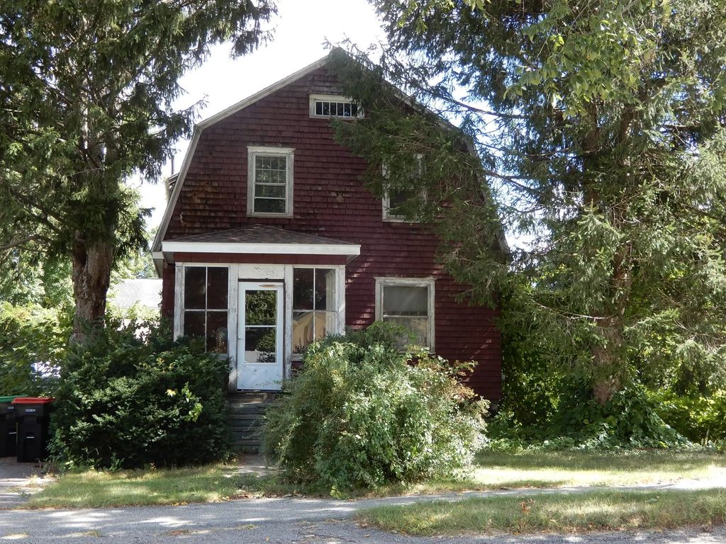 39 Baker St, Foxboro