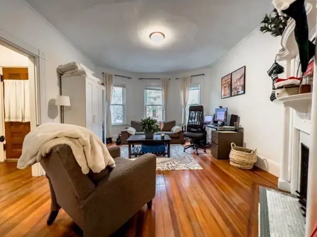 287 Chestnut Avenue #1, Boston