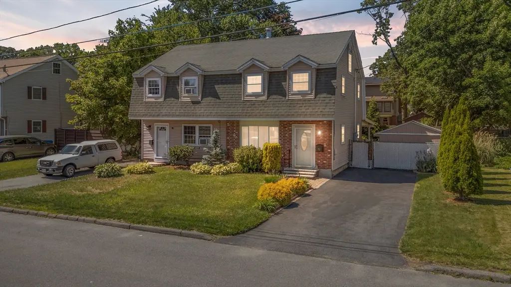 9 Marie Ln #9, Lawrence