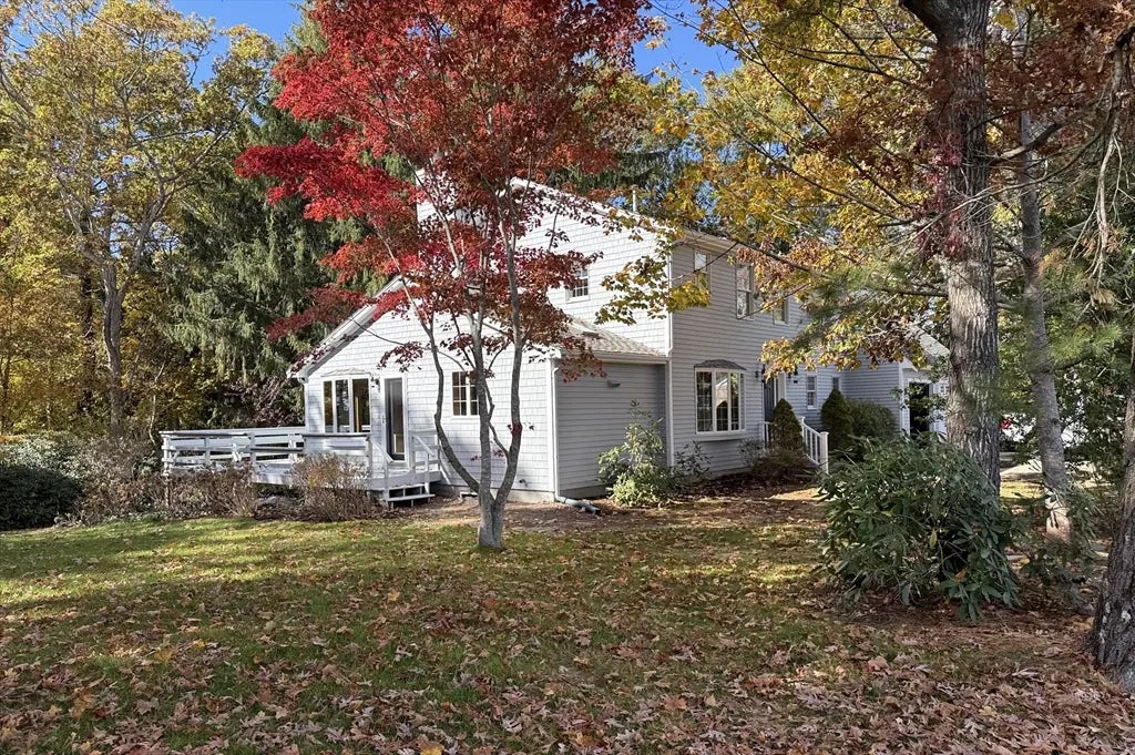 1 Pine Tree Dr, Wareham