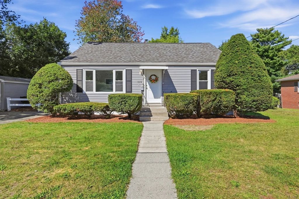 1078 Granby Rd, Chicopee