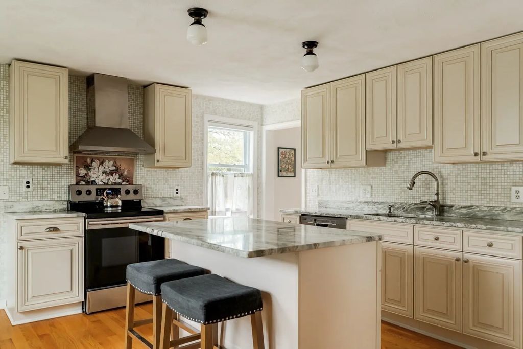 12 Butler St, Medford