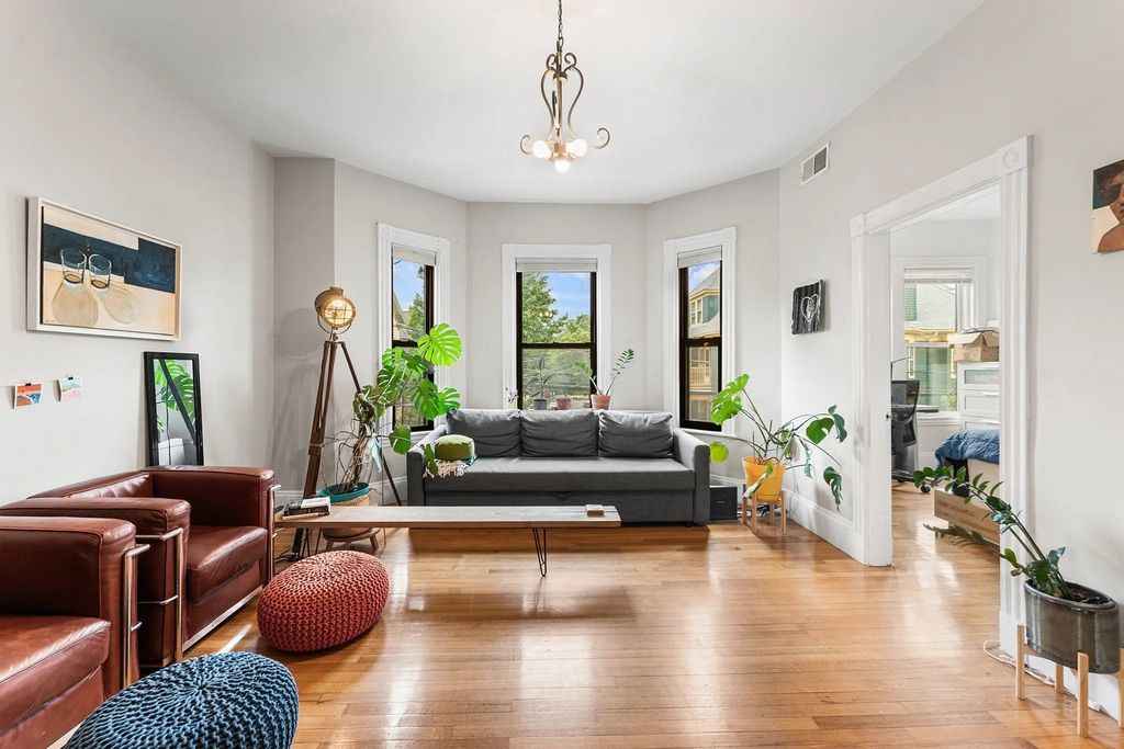 40 Rockview St #3, Boston