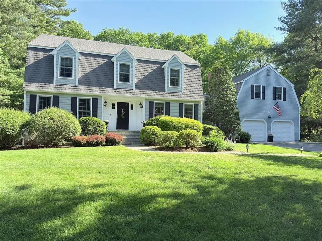 19 Bubbling Brook Rd, Walpole