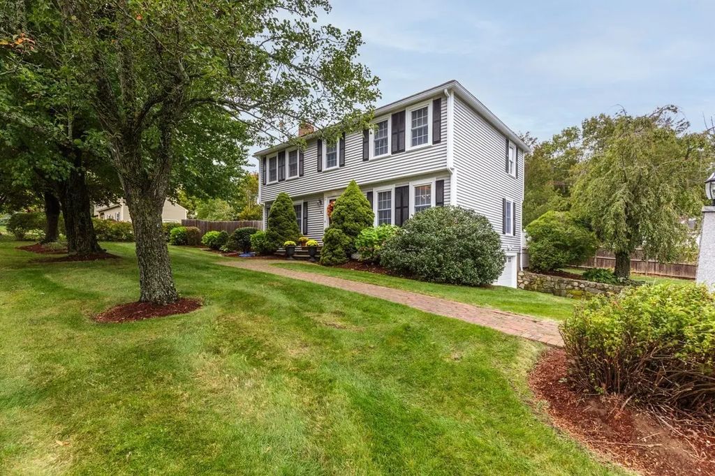6 Arbor Glen Ln, Methuen