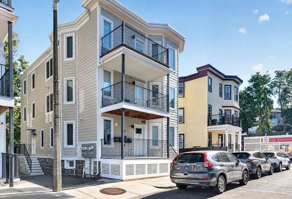 5 Tovar Street #1r, Boston