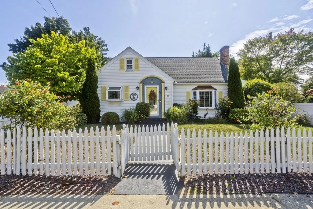 65 Beauchamp Terr., Chicopee
