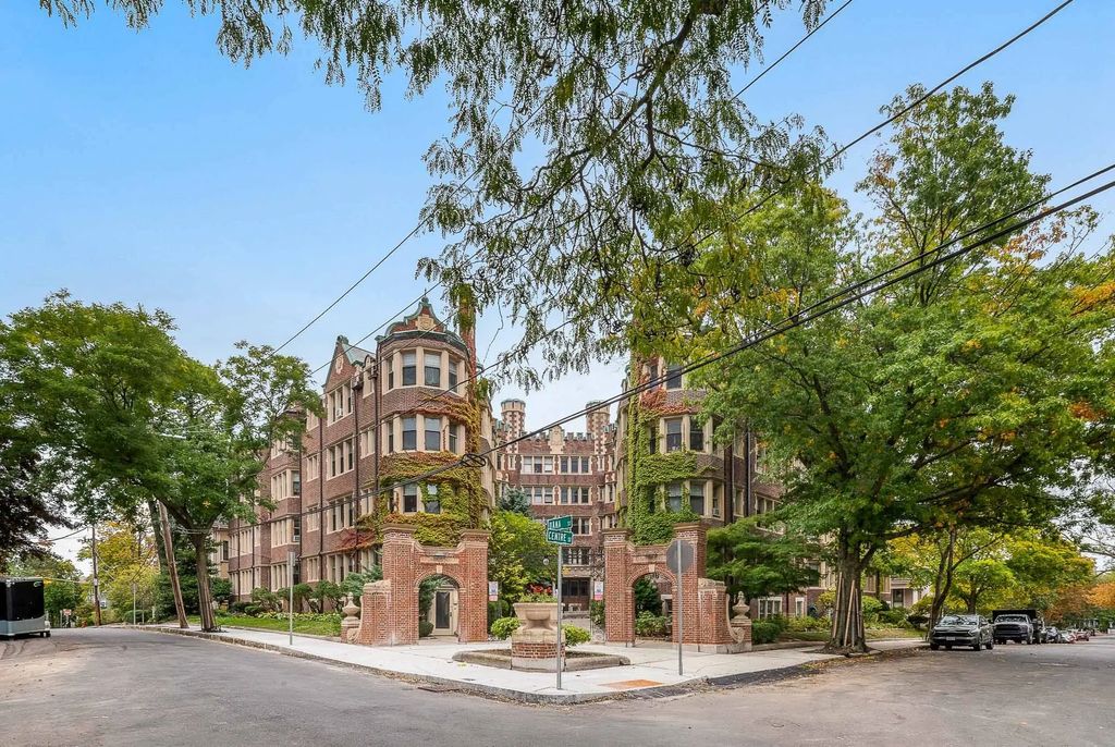 10 Dana St #309, Cambridge