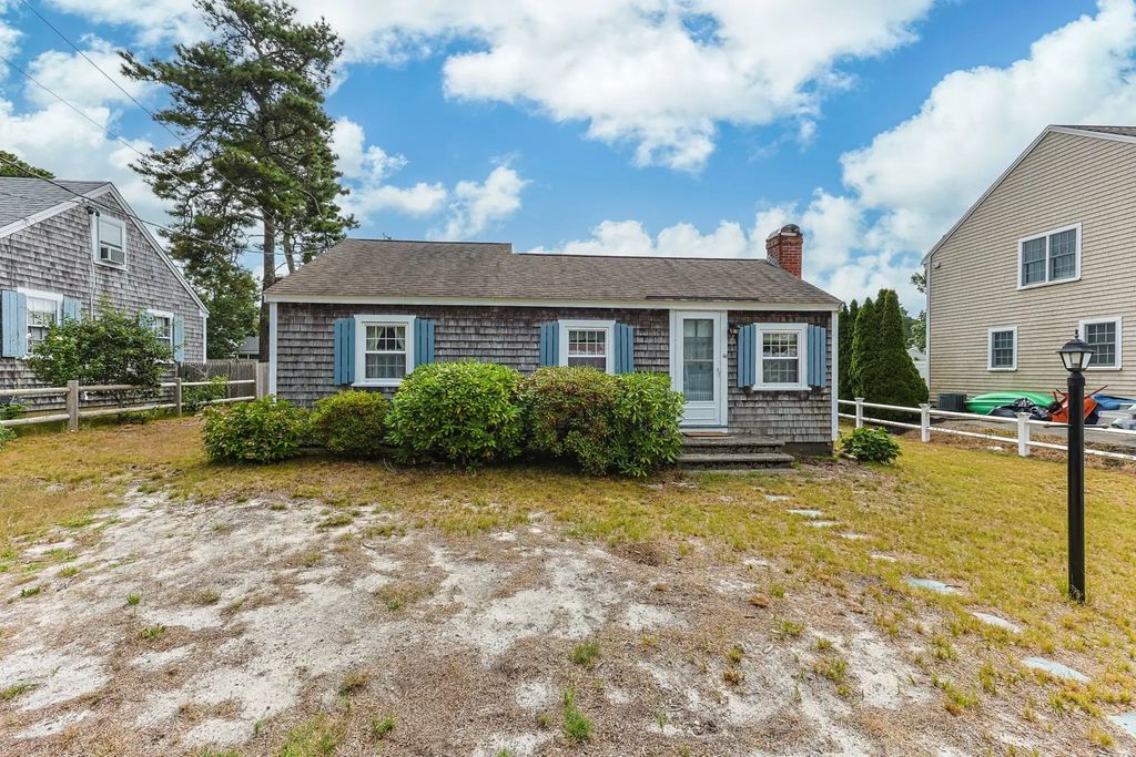 46 Longell Rd, Dennis