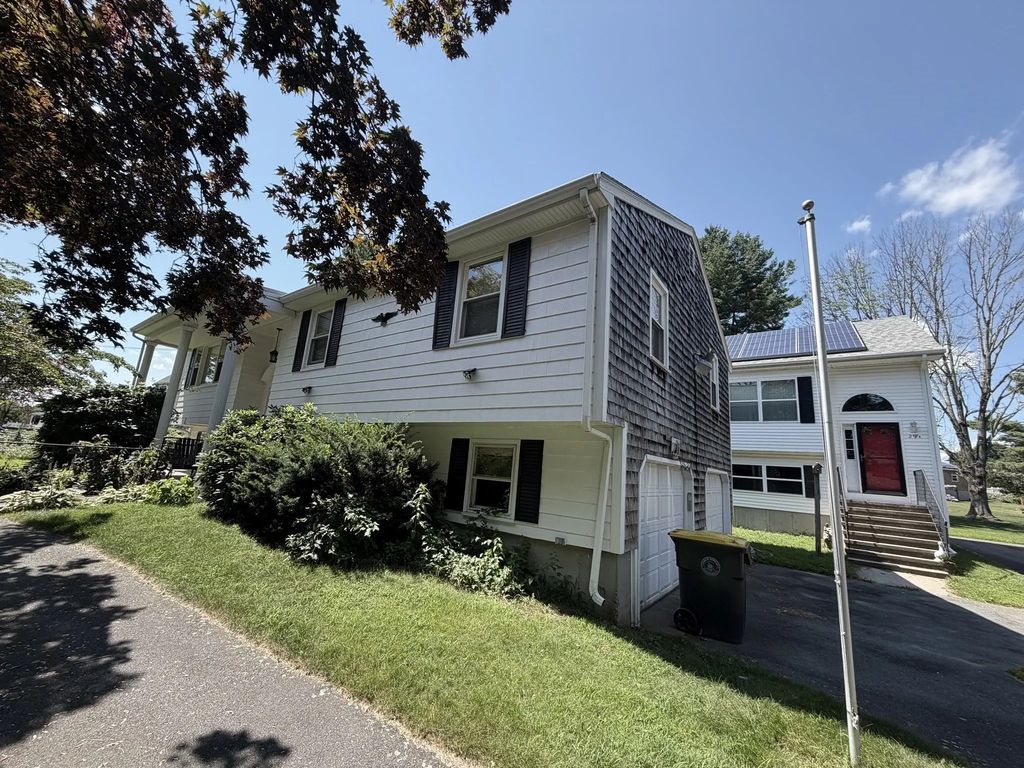 297 Elm St, Somerset