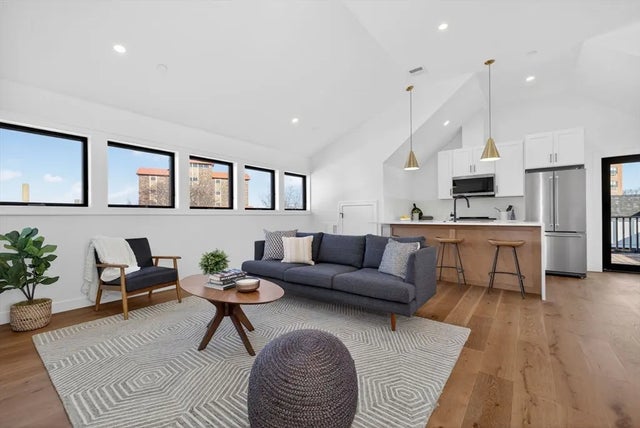 14 Hamlet #c, Somerville