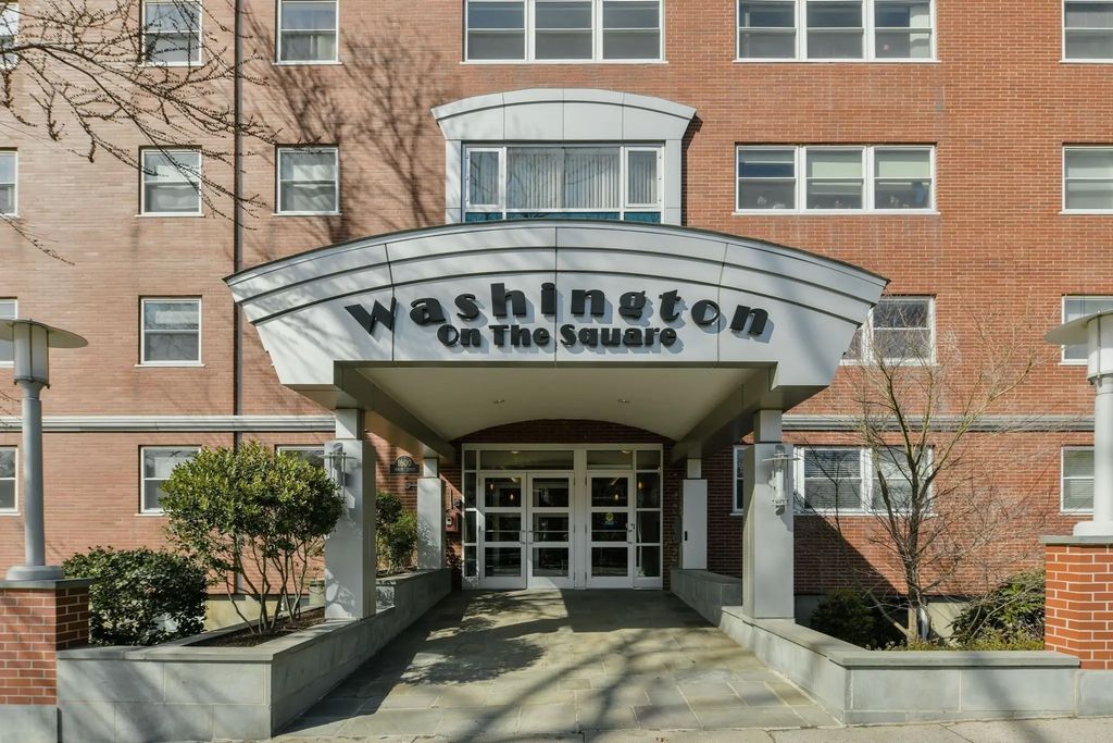1600 Beacon St #1009, Brookline