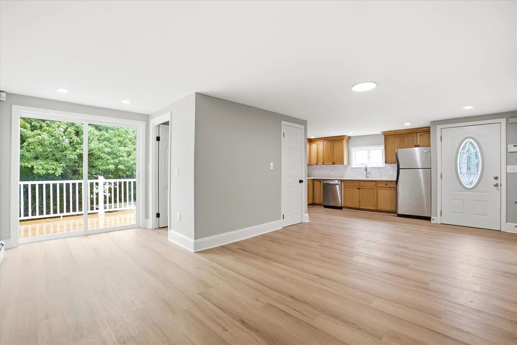 111 Liberty St, Lowell