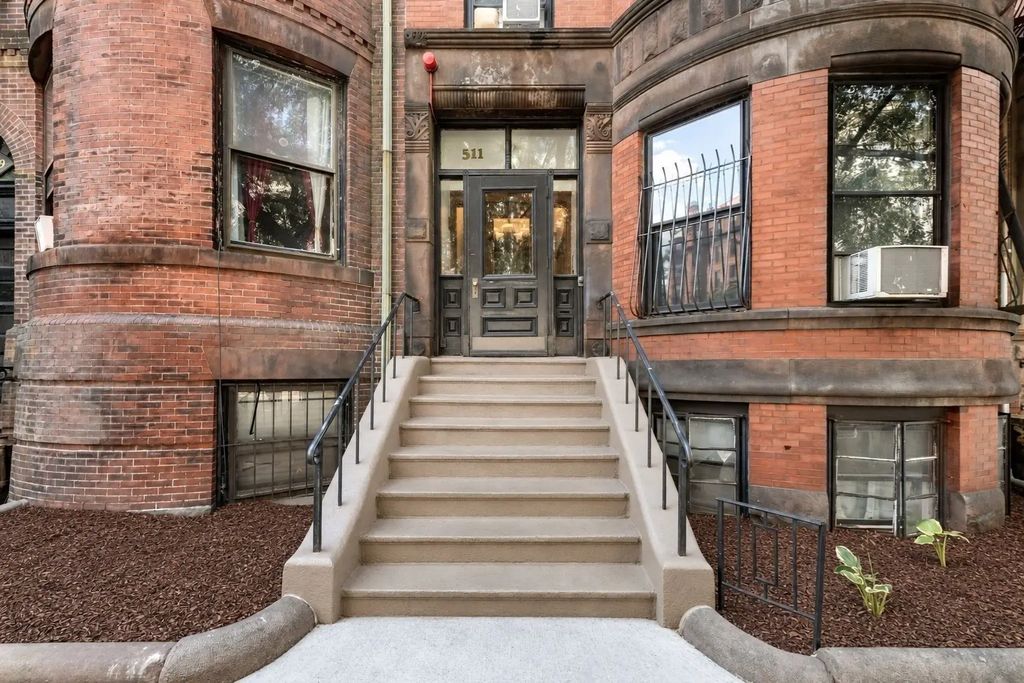 511 Beacon St #1, Boston