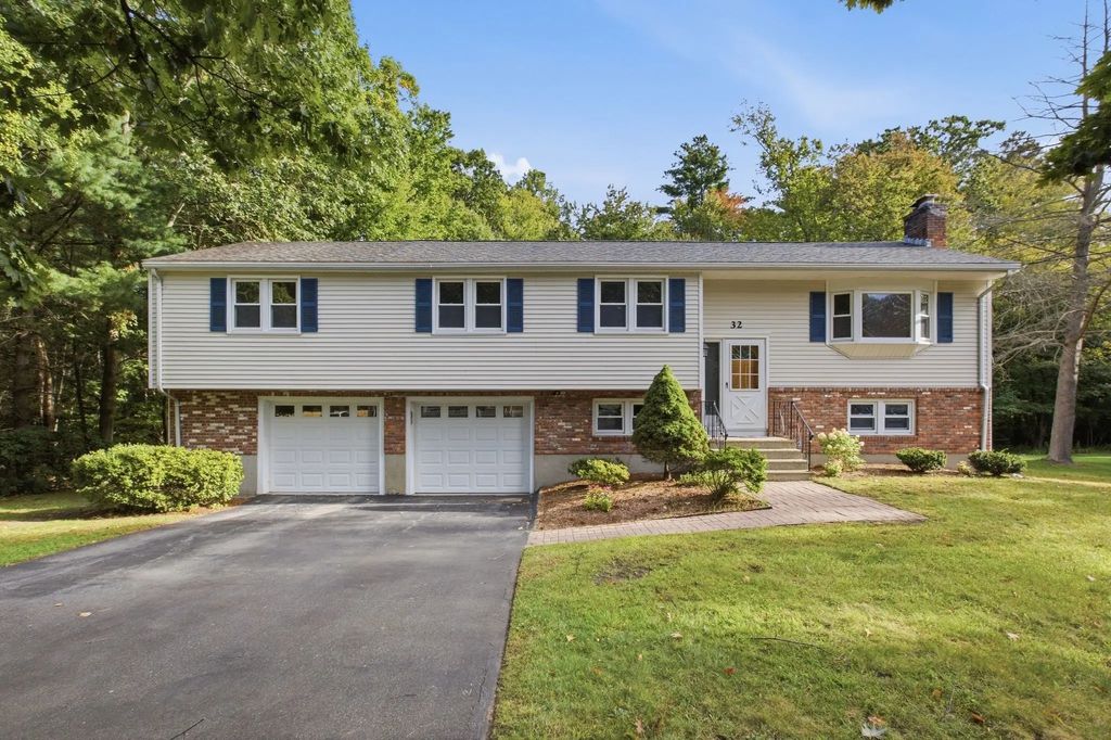 32 Westwood Street, Burlington