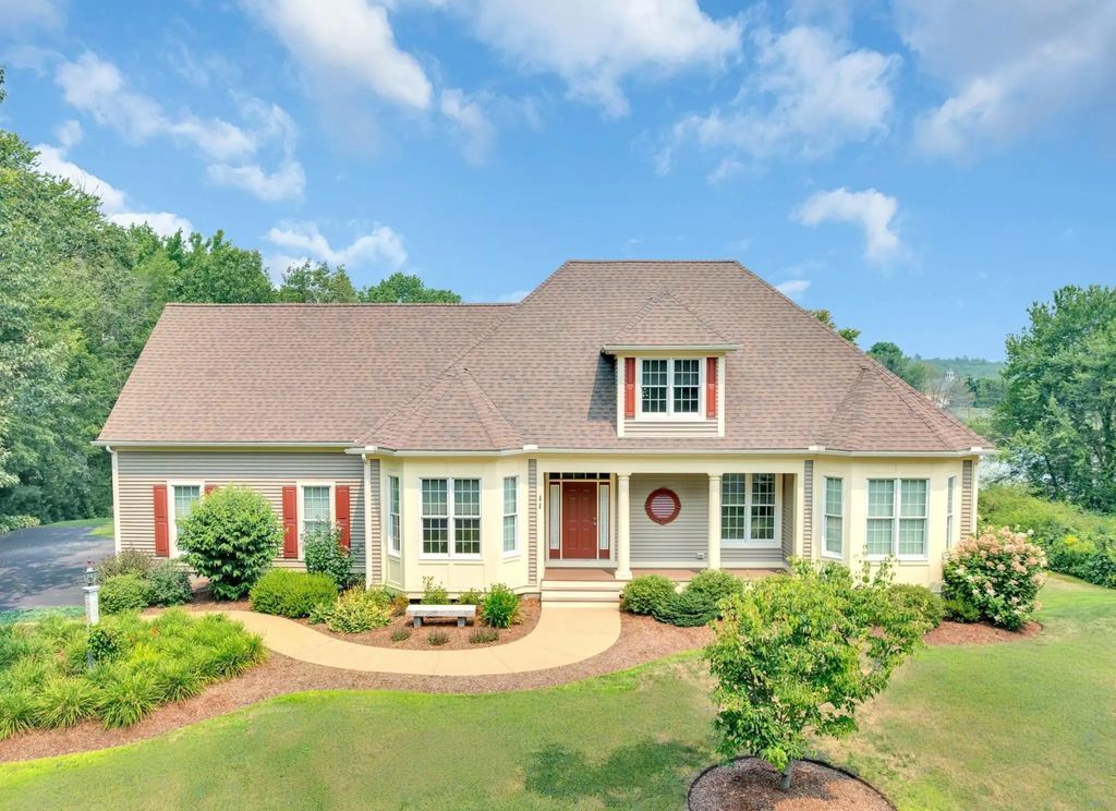 11 Miscoe Road, Mendon