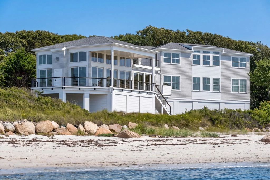 114 Quaker Rd, Falmouth